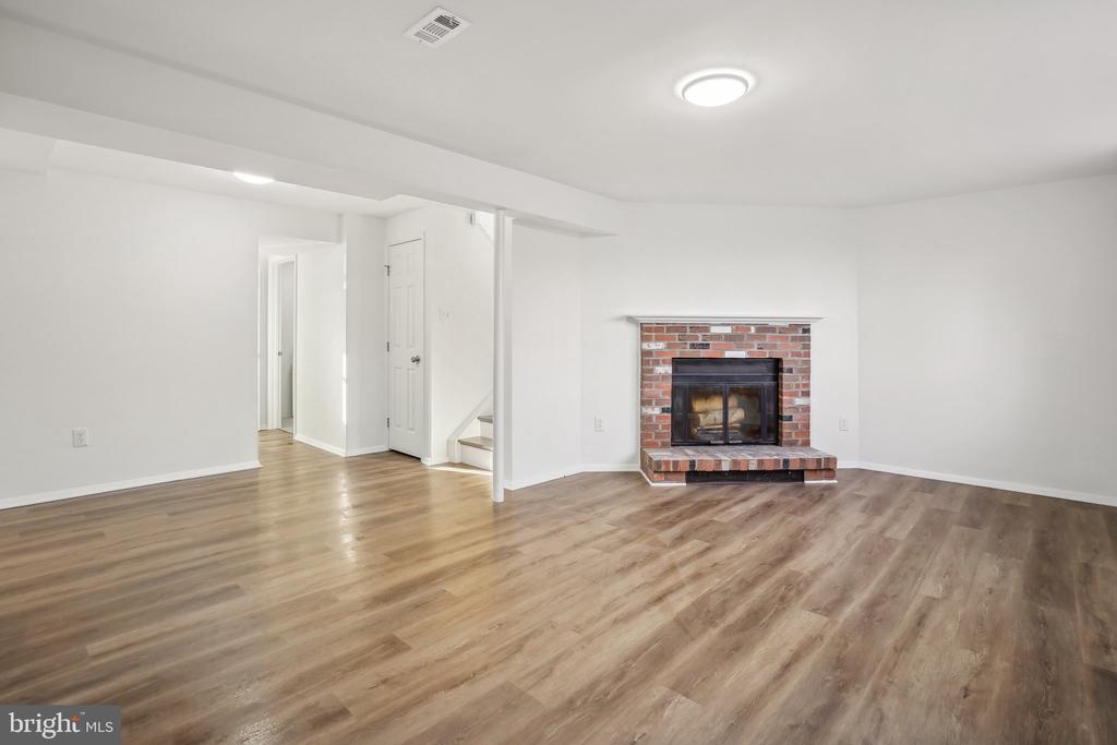 5205 PLEASURE COVE COURT