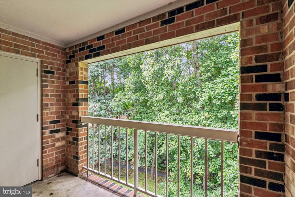 5900 COVE LANDING ROAD 302