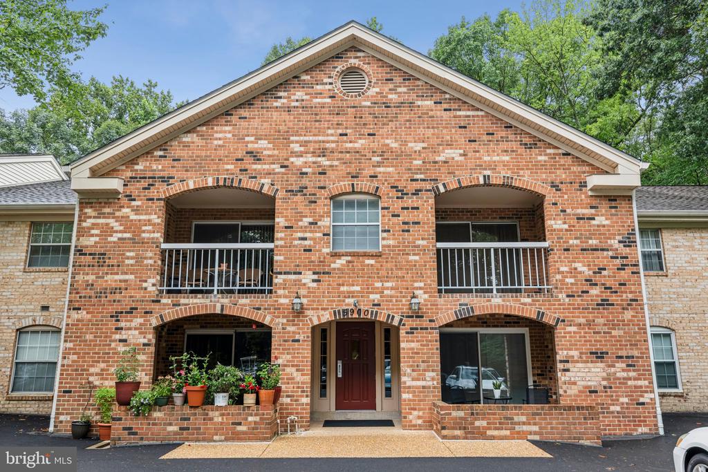 5900 COVE LANDING ROAD 302