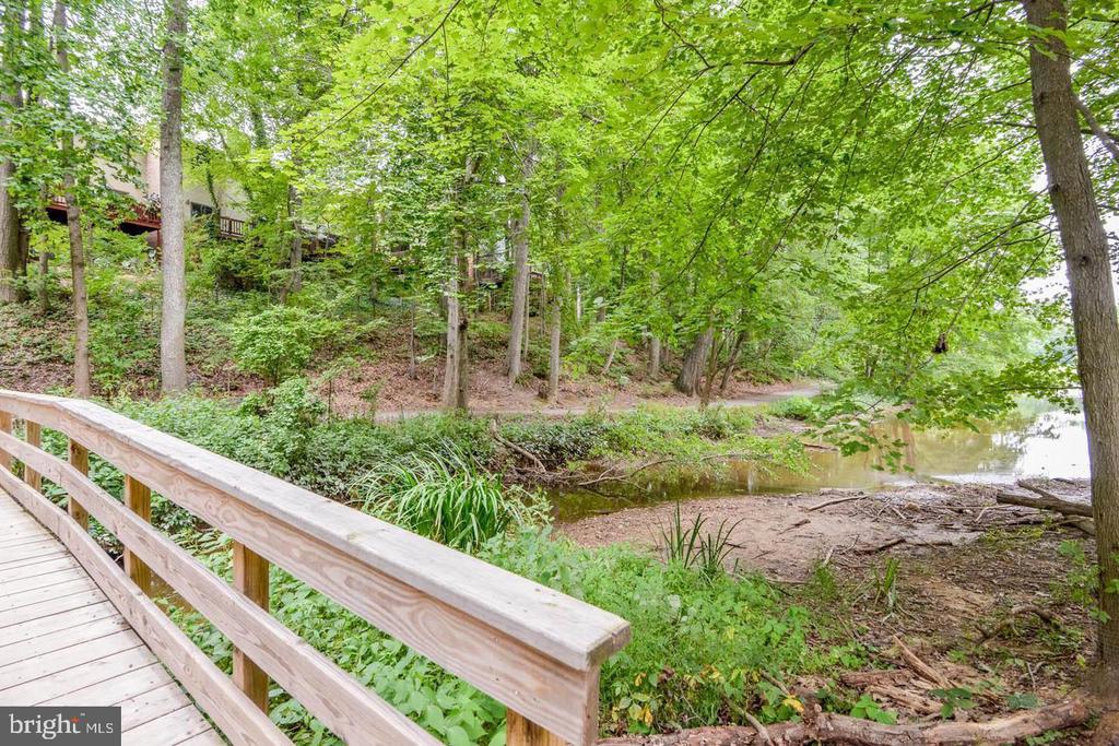 5900 COVE LANDING ROAD 302