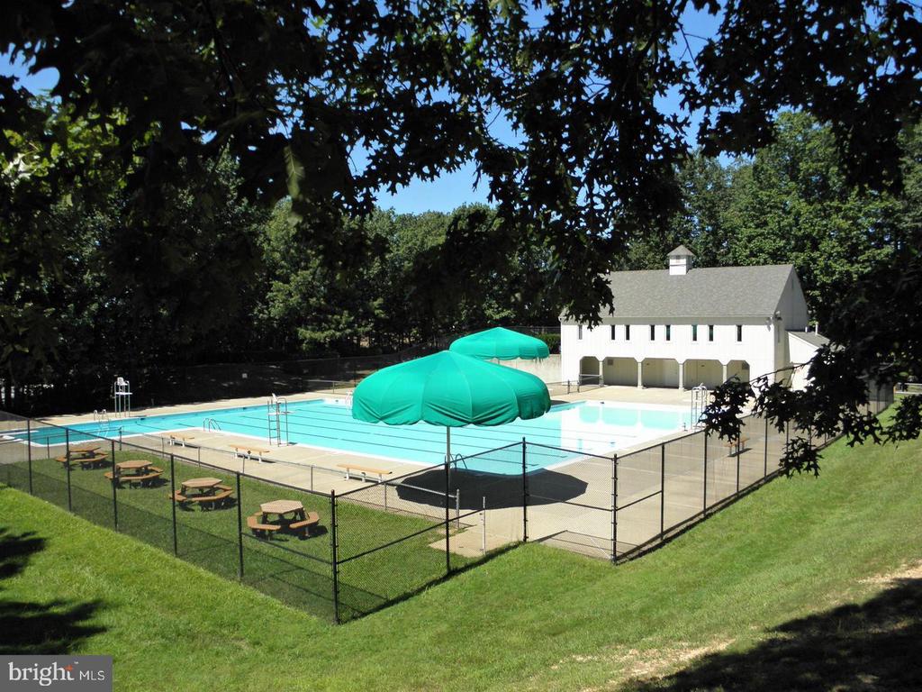 5900 COVE LANDING ROAD 302