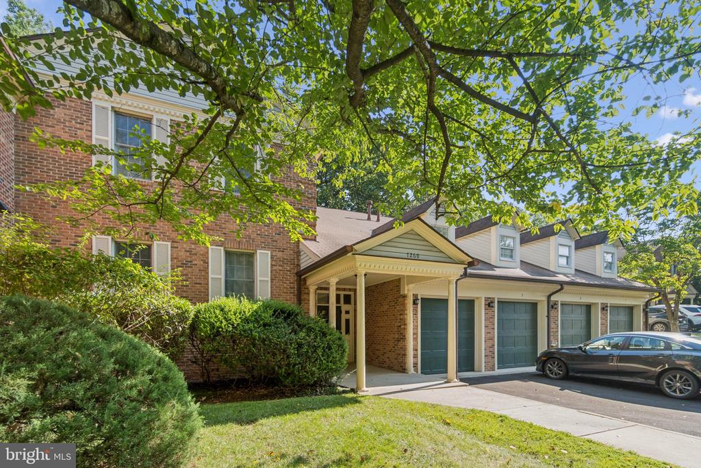 7260 GLEN HOLLOW COURT 60/4