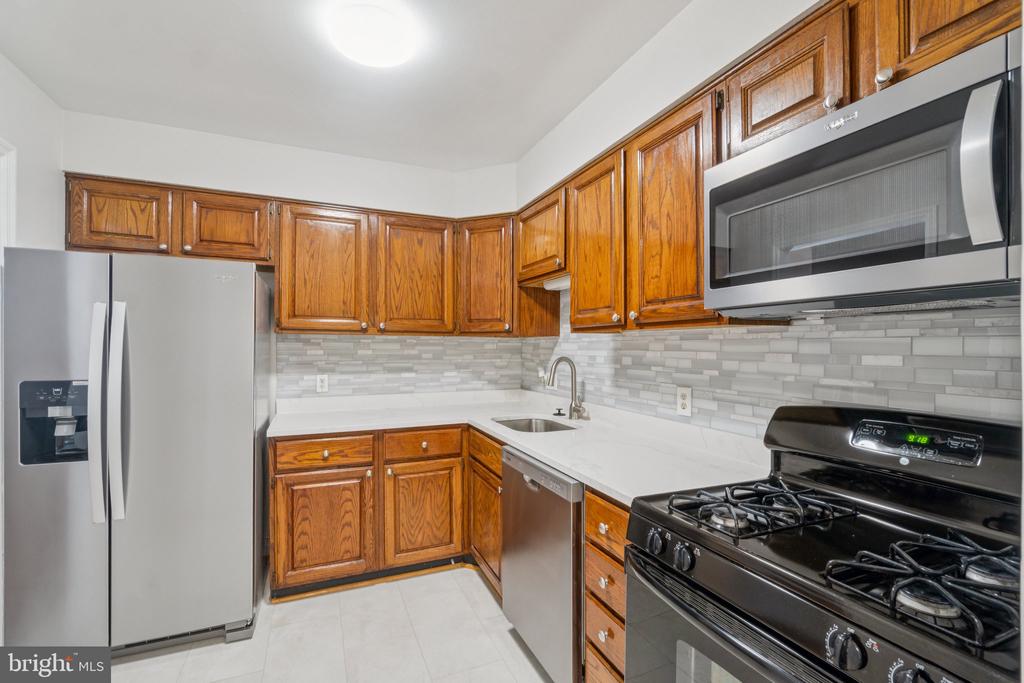 7260 GLEN HOLLOW COURT 60/4