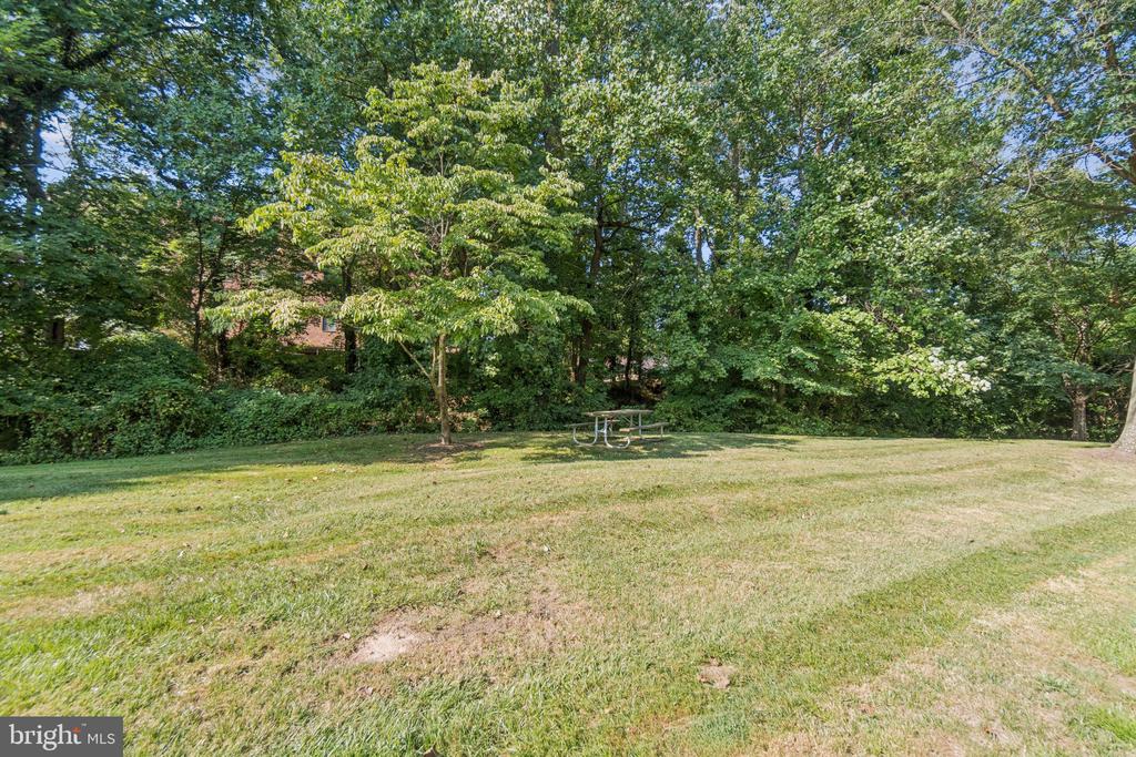 7260 GLEN HOLLOW COURT 60/4