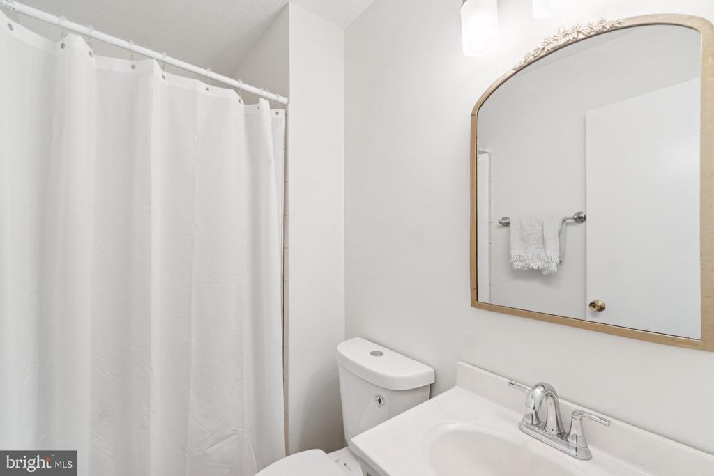 4906 VAN WALBEEK PLACE