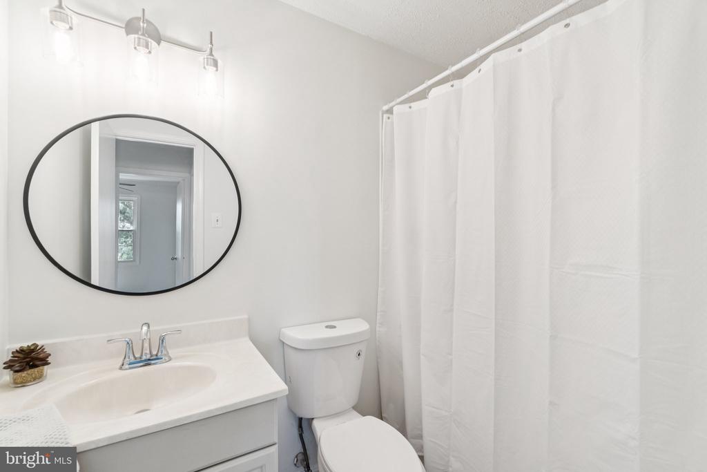 4906 VAN WALBEEK PLACE