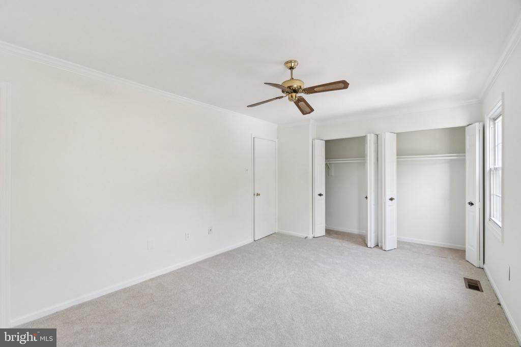 4906 VAN WALBEEK PLACE