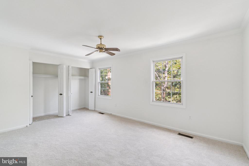 4906 VAN WALBEEK PLACE