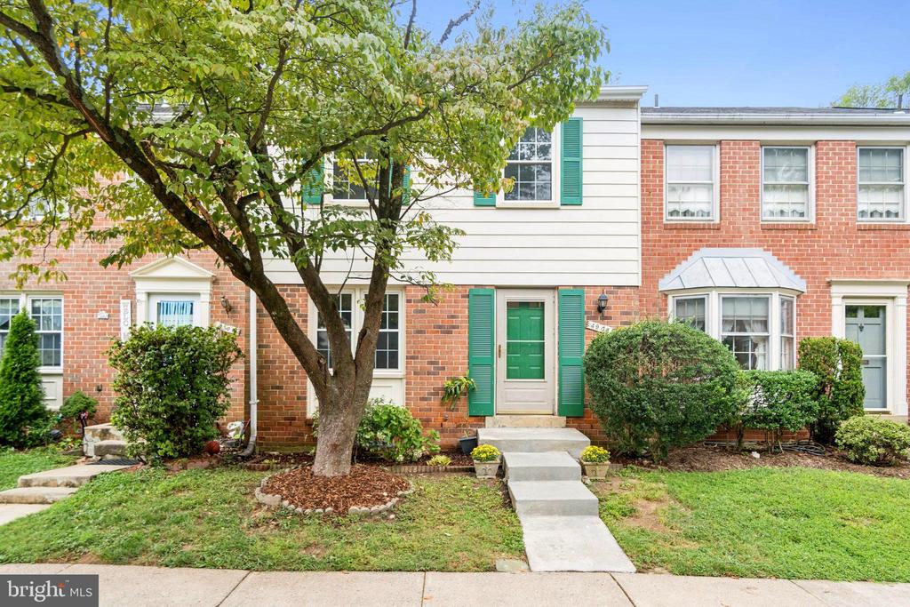 4906 VAN WALBEEK PLACE