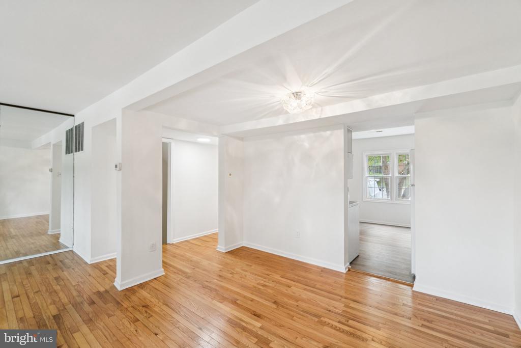 4906 VAN WALBEEK PLACE
