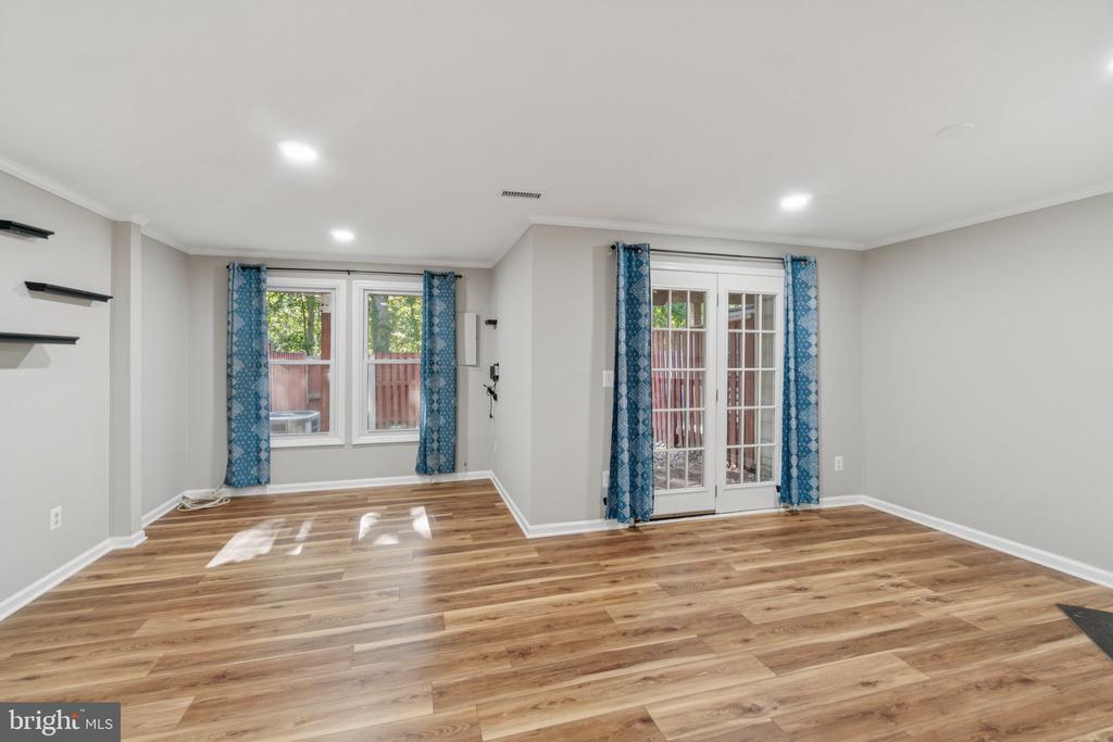 6104 JOUST LANE