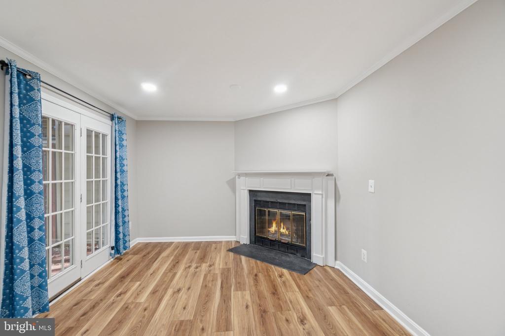 6104 JOUST LANE