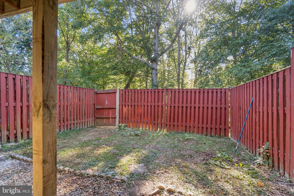 6104 JOUST LANE