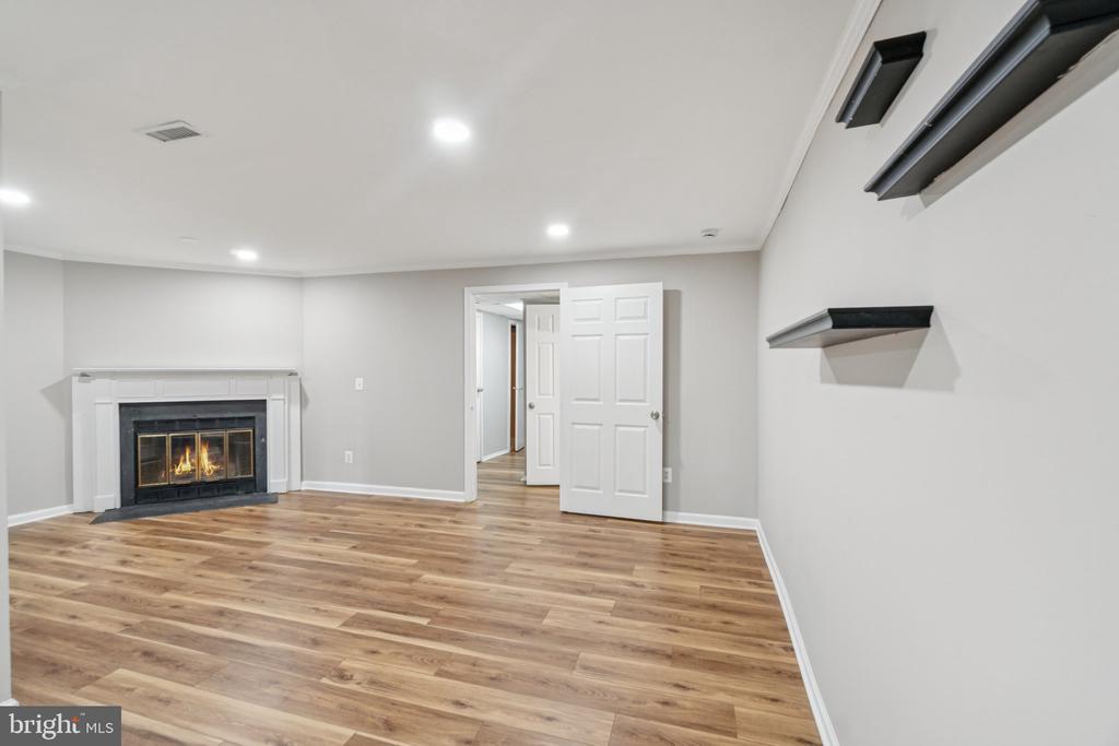 6104 JOUST LANE