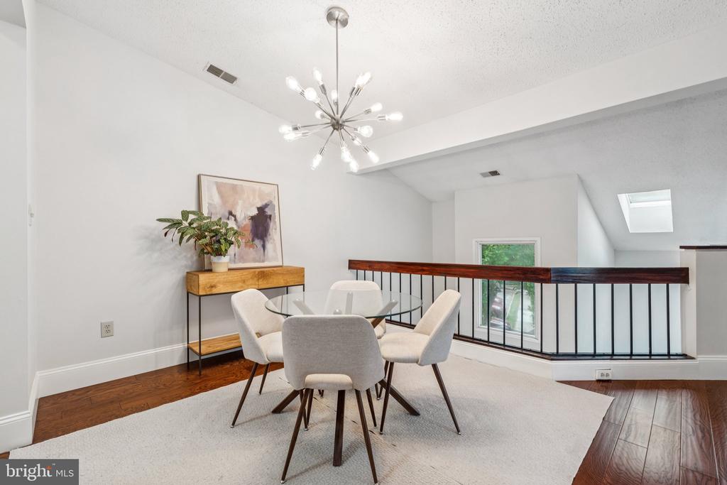1904 VILLARIDGE DRIVE B 1904B