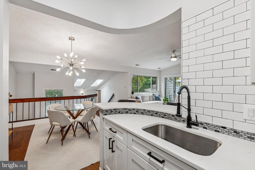 1904 VILLARIDGE DRIVE B 1904B