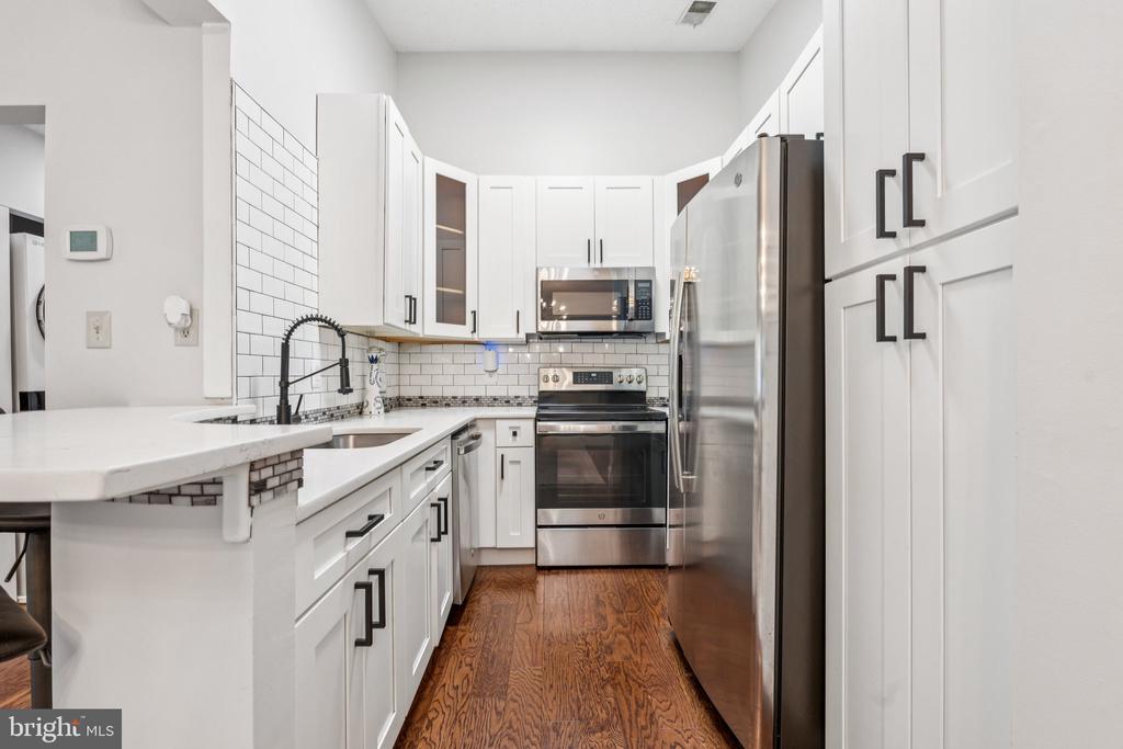 1904 VILLARIDGE DRIVE B 1904B