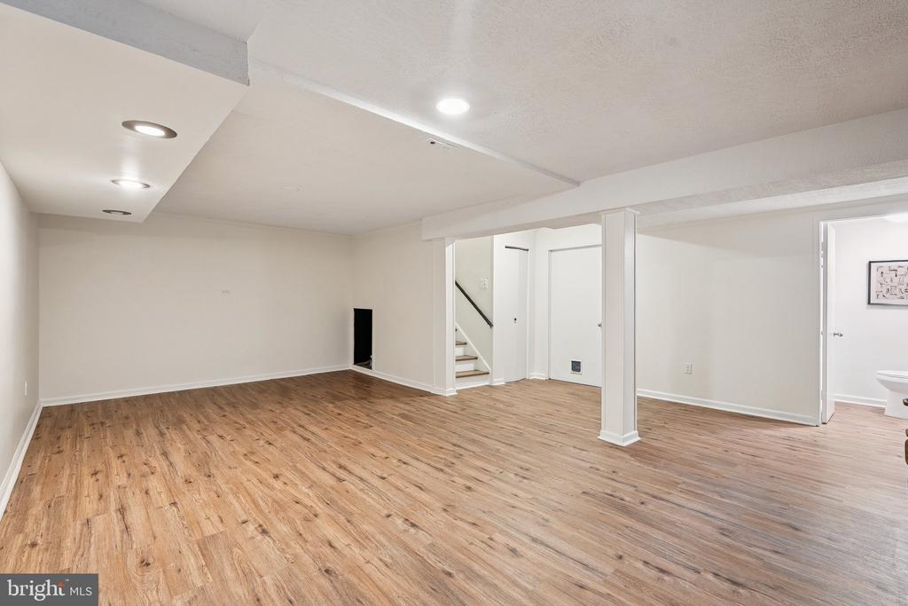 2101 COLTS NECK COURT