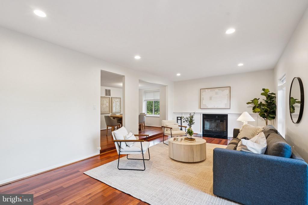 2101 COLTS NECK COURT