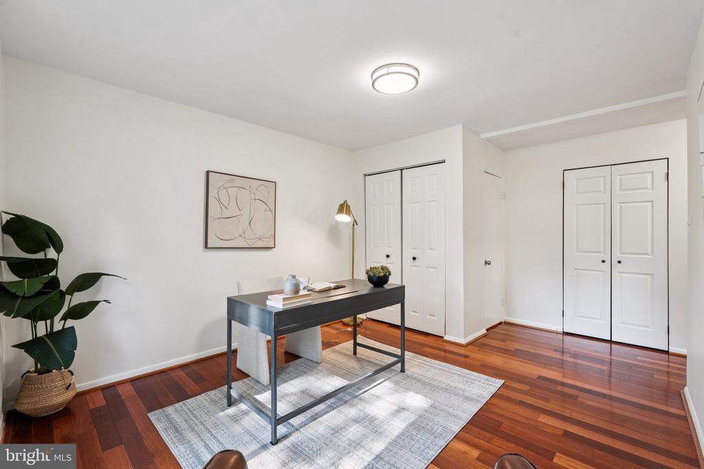 2101 COLTS NECK COURT
