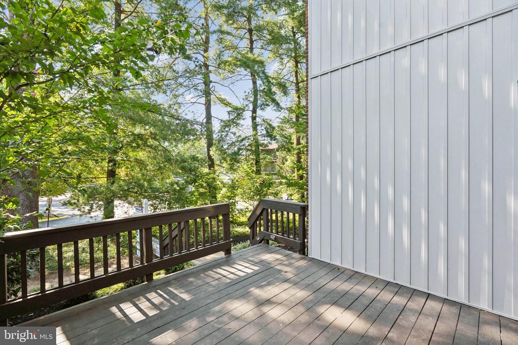 2101 COLTS NECK COURT