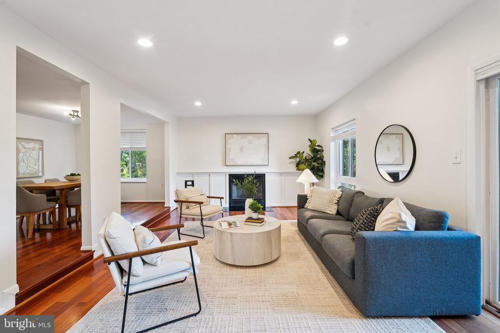 2101 COLTS NECK COURT