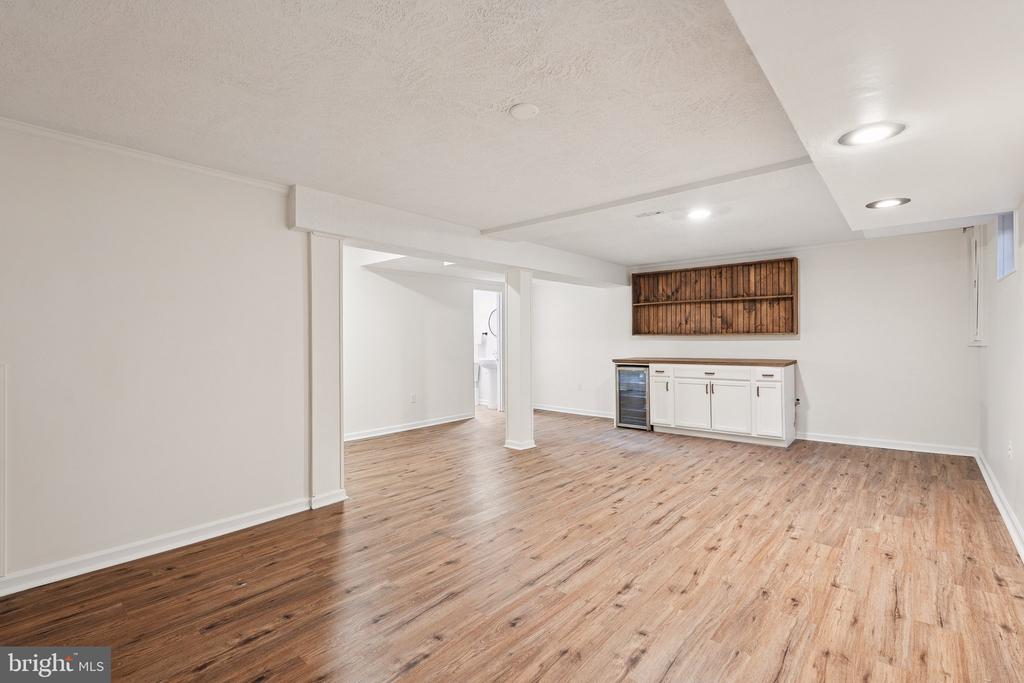 2101 COLTS NECK COURT