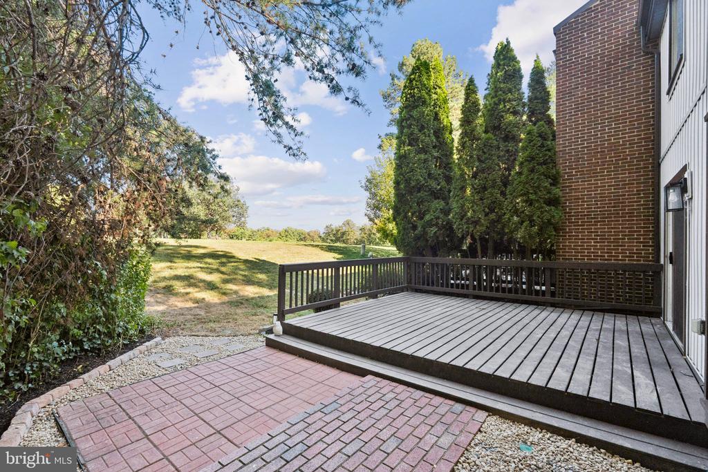 2101 COLTS NECK COURT