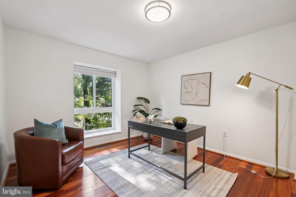 2101 COLTS NECK COURT