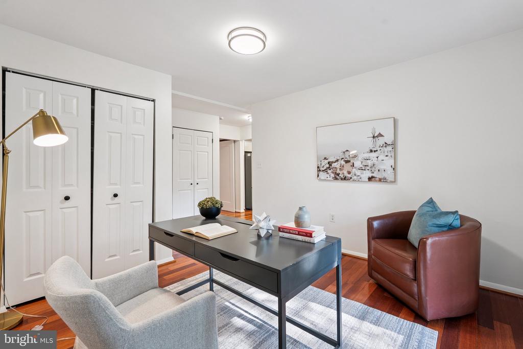 2101 COLTS NECK COURT
