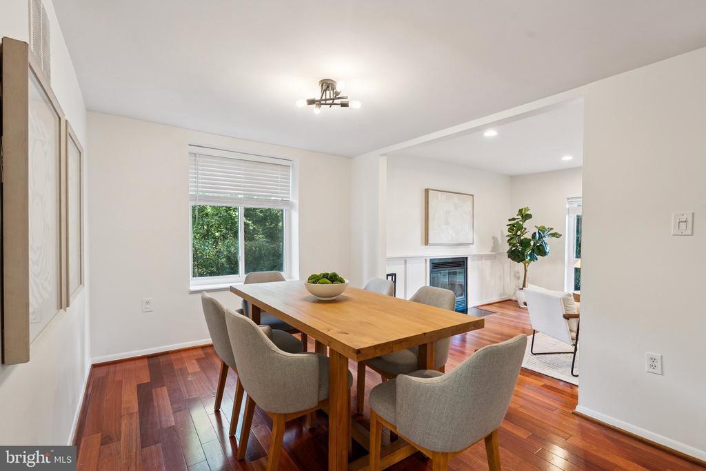 2101 COLTS NECK COURT