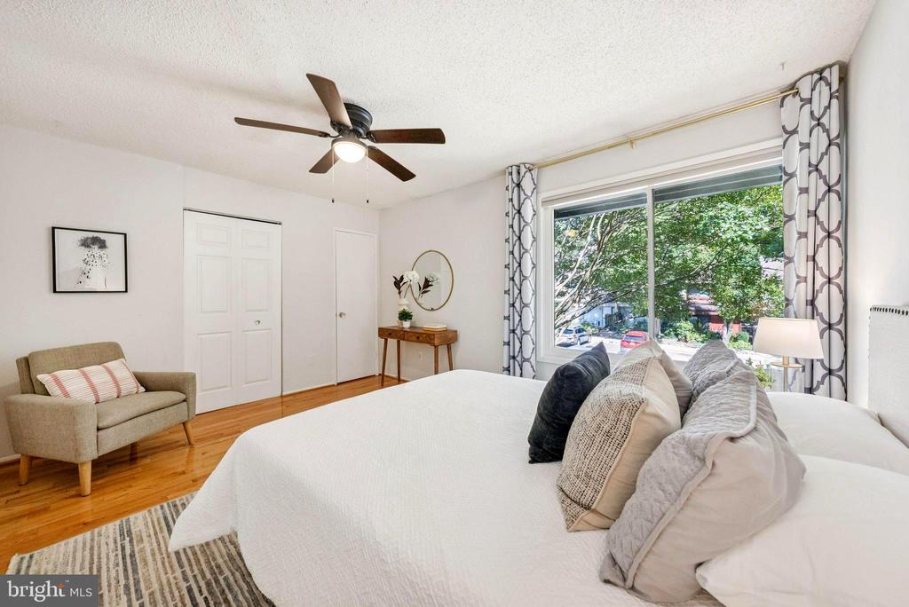 2210 COPPERSMITH SQUARE