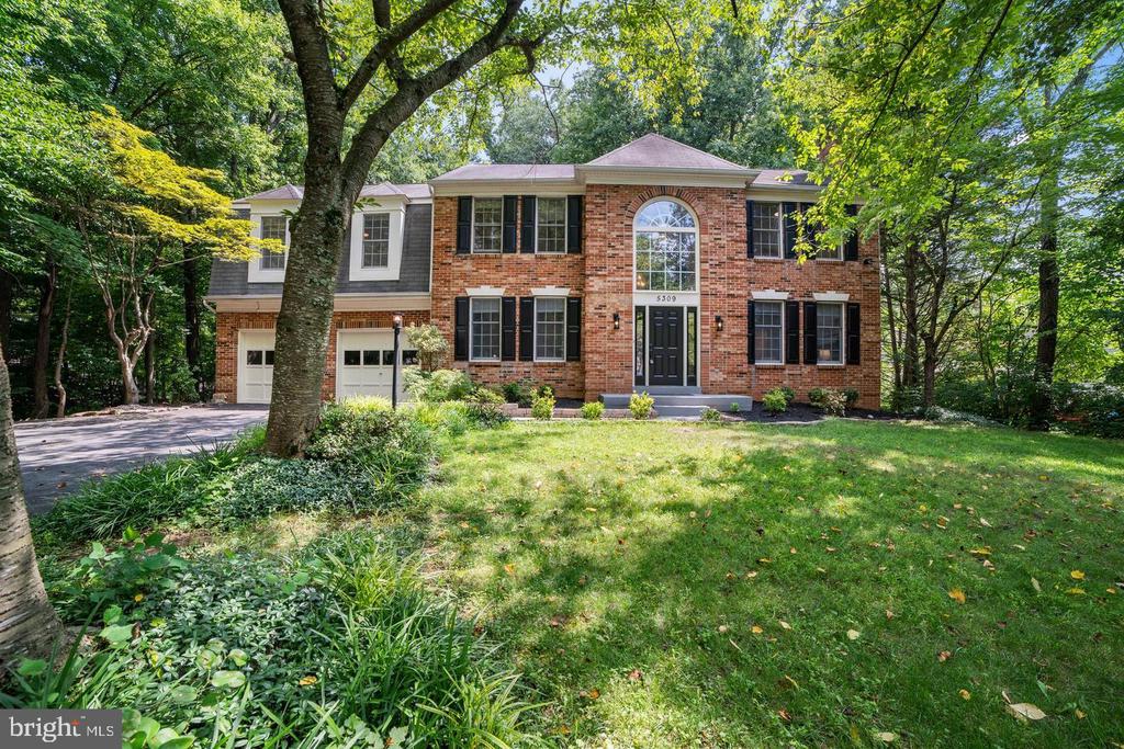 5309 TRACTOR LANE