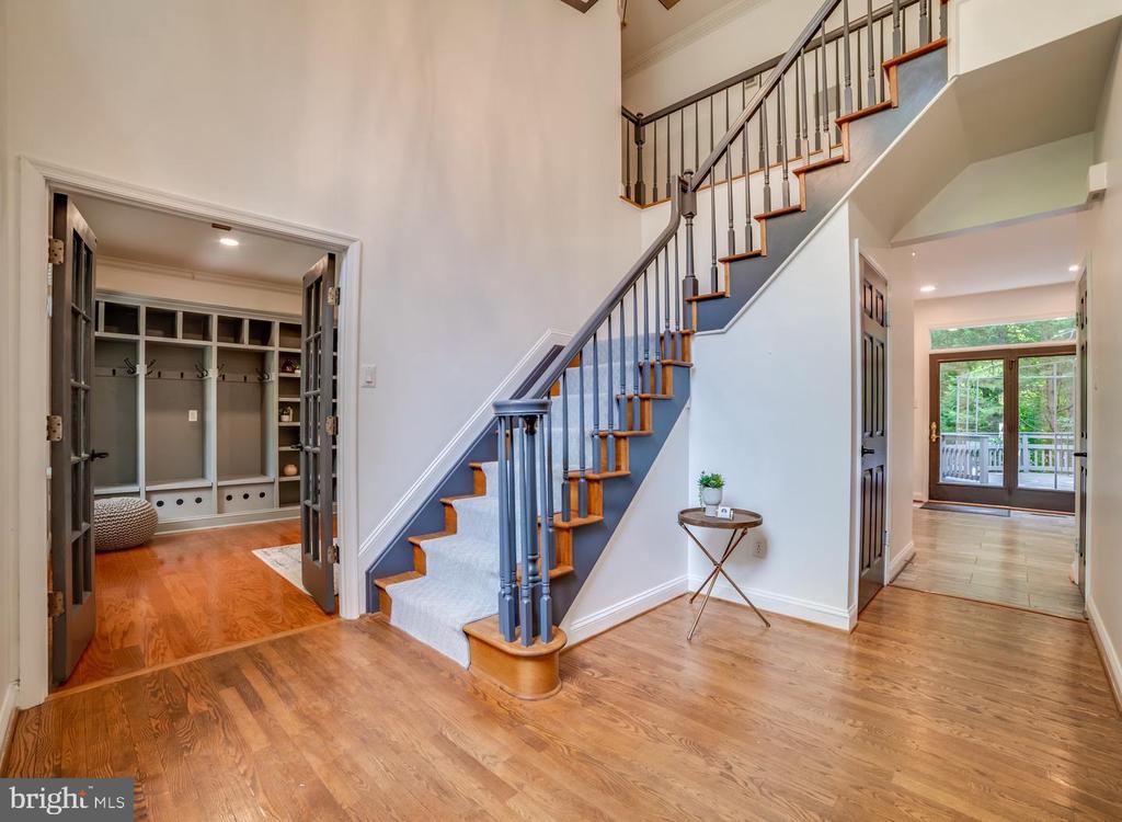 5309 TRACTOR LANE