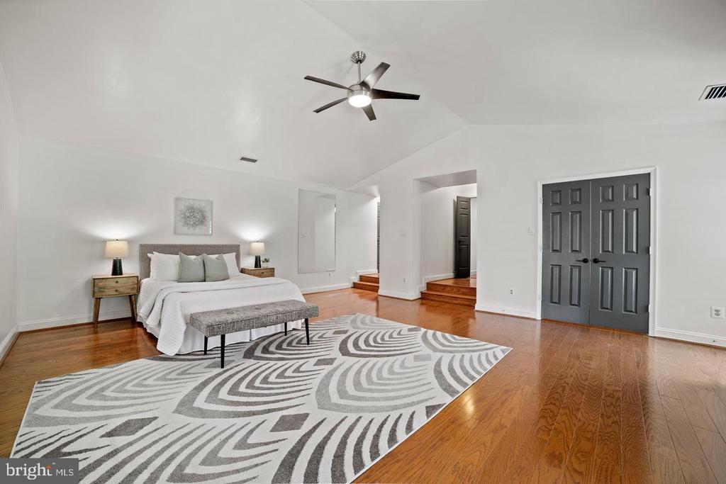 5309 TRACTOR LANE
