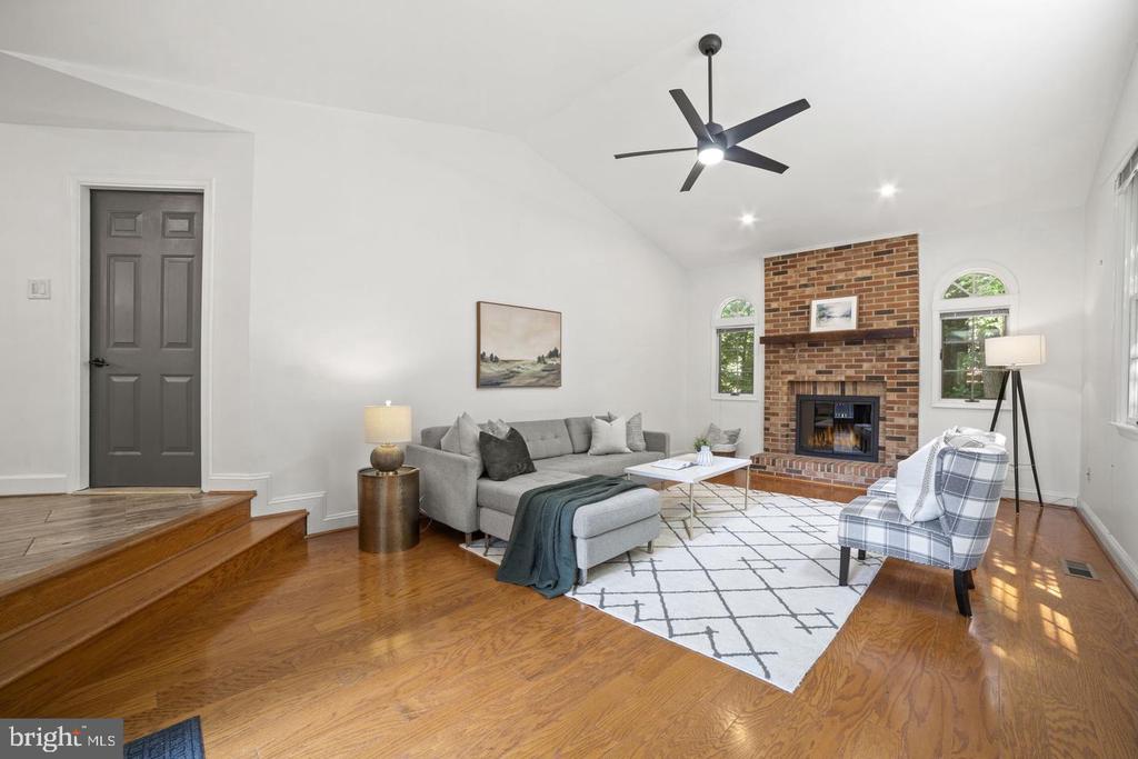 5309 TRACTOR LANE