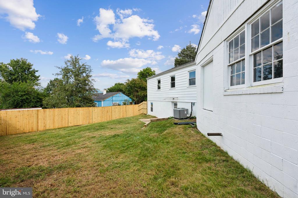 3300 BURGUNDY ROAD