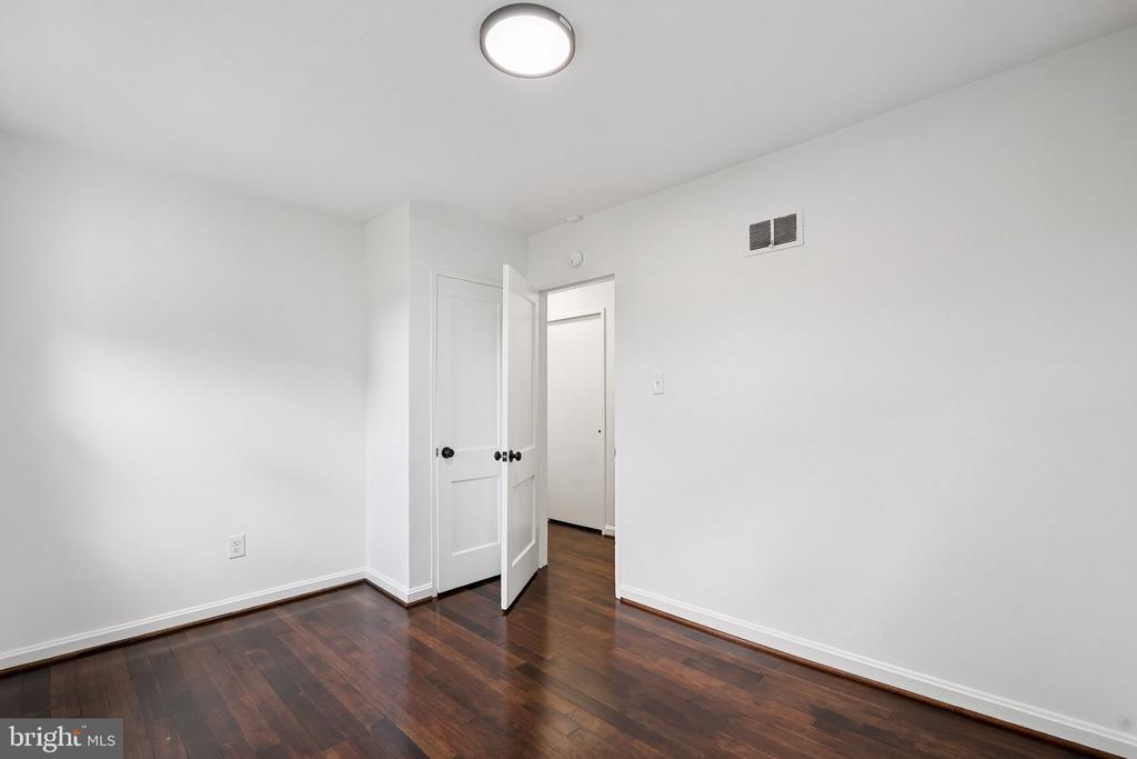 3300 BURGUNDY ROAD
