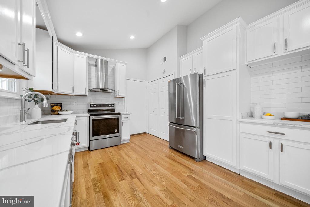 5506 GREAT TREE COURT