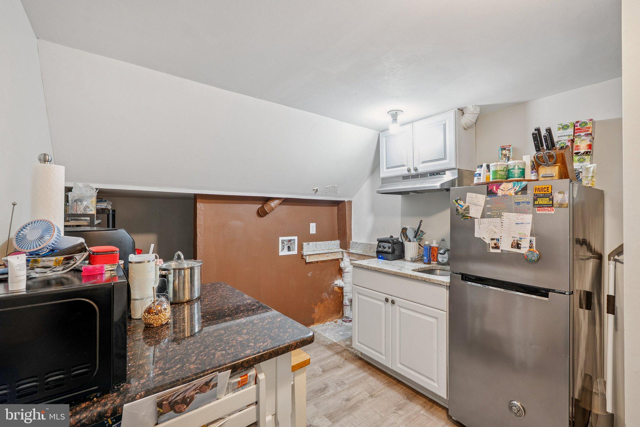 4024 NICHOLAS COURT