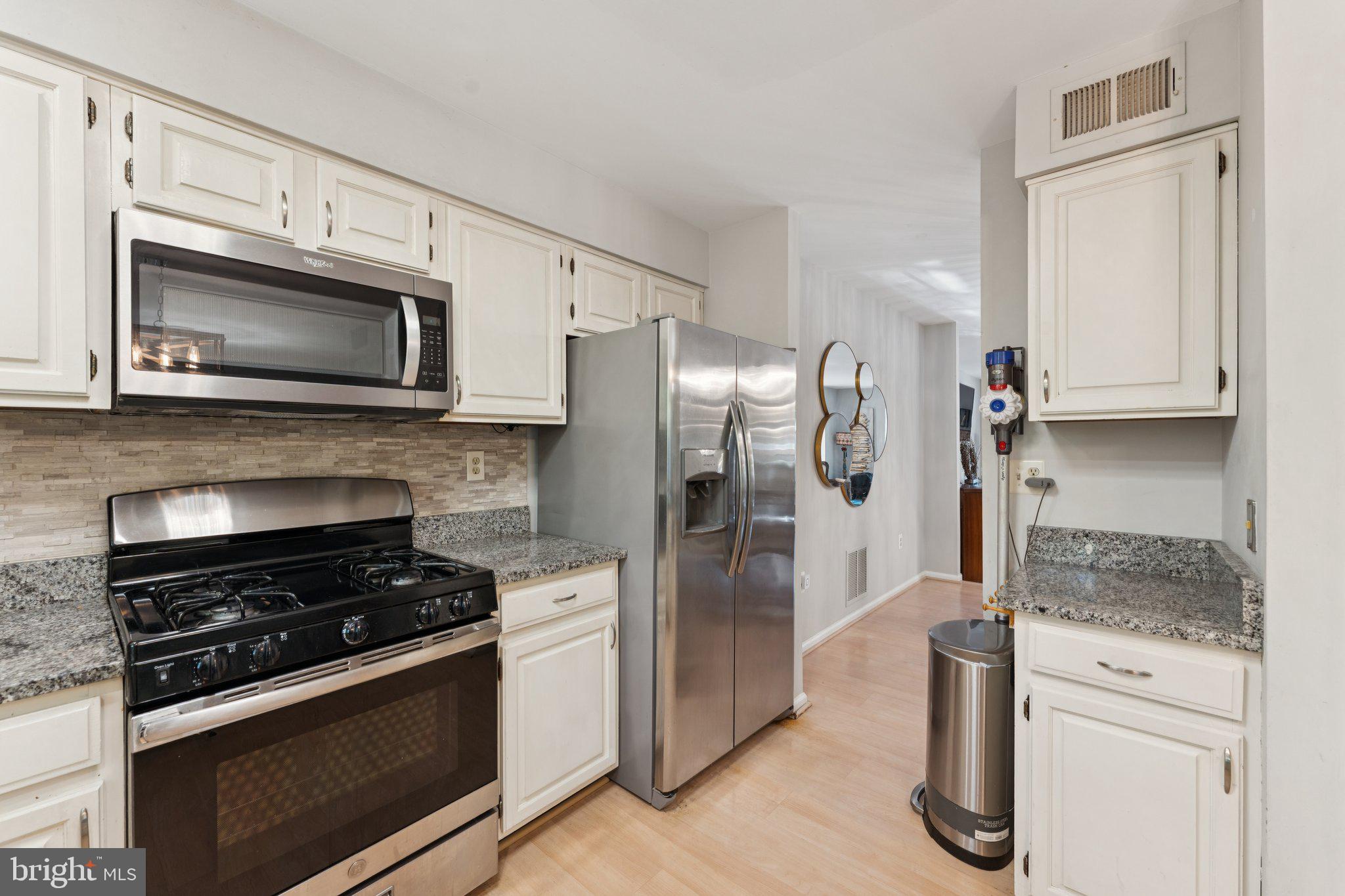 4024 NICHOLAS COURT