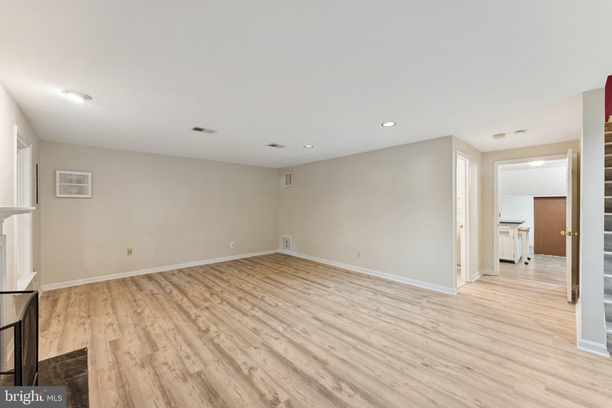 4024 NICHOLAS COURT