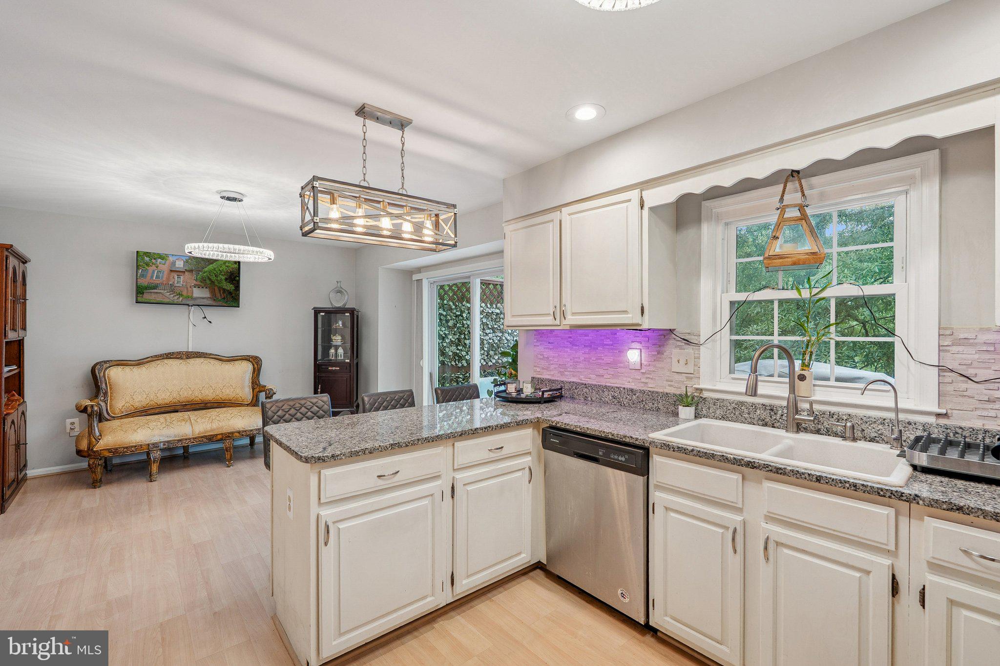4024 NICHOLAS COURT