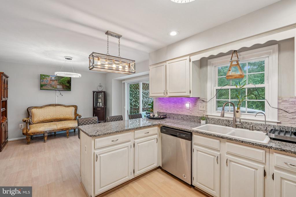 4024 NICHOLAS COURT
