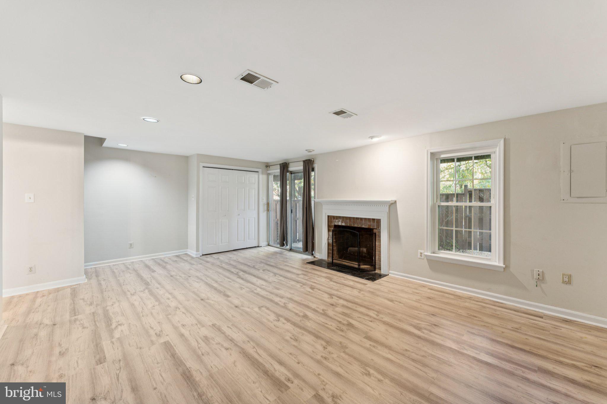 4024 NICHOLAS COURT