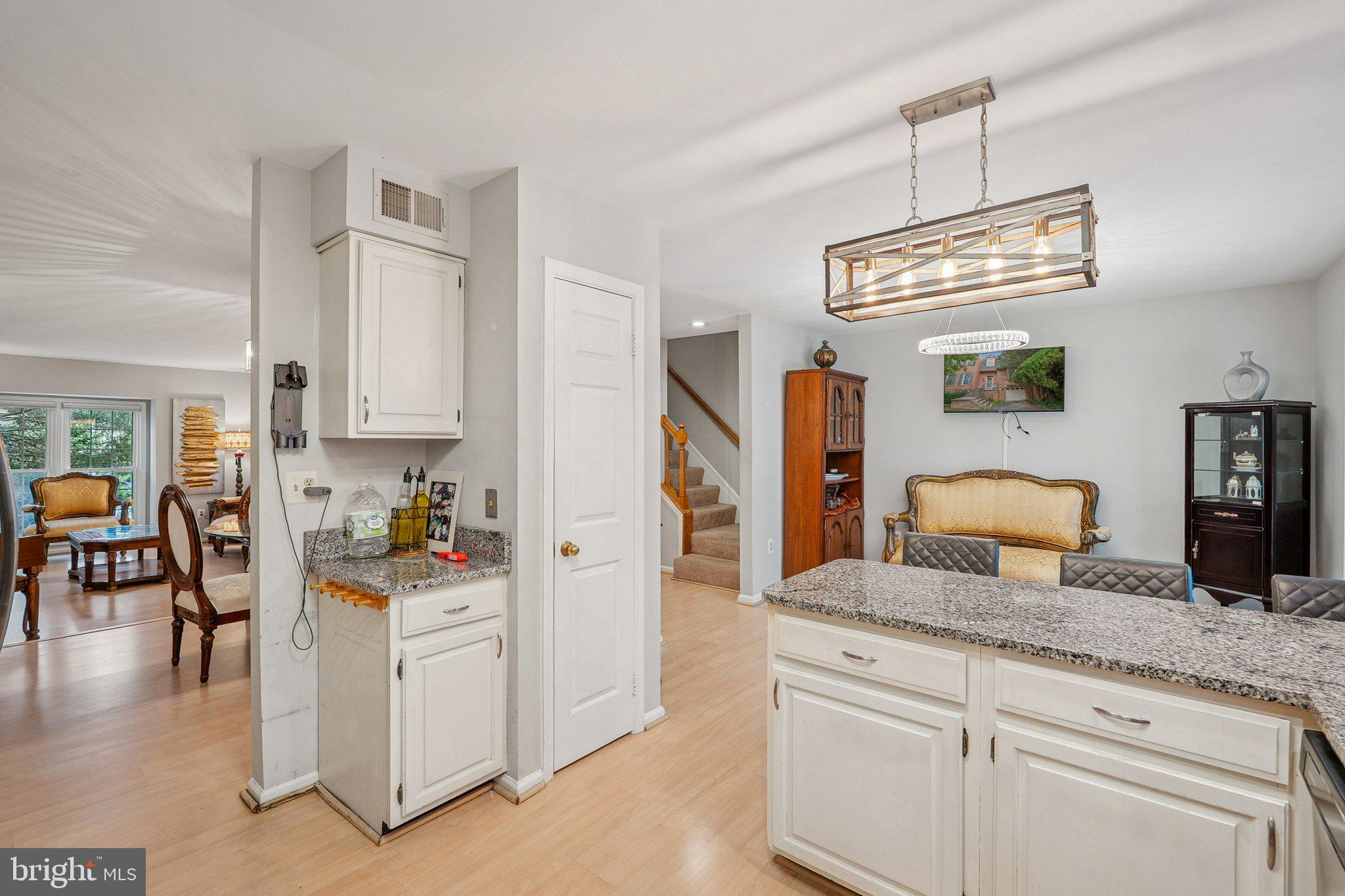 4024 NICHOLAS COURT