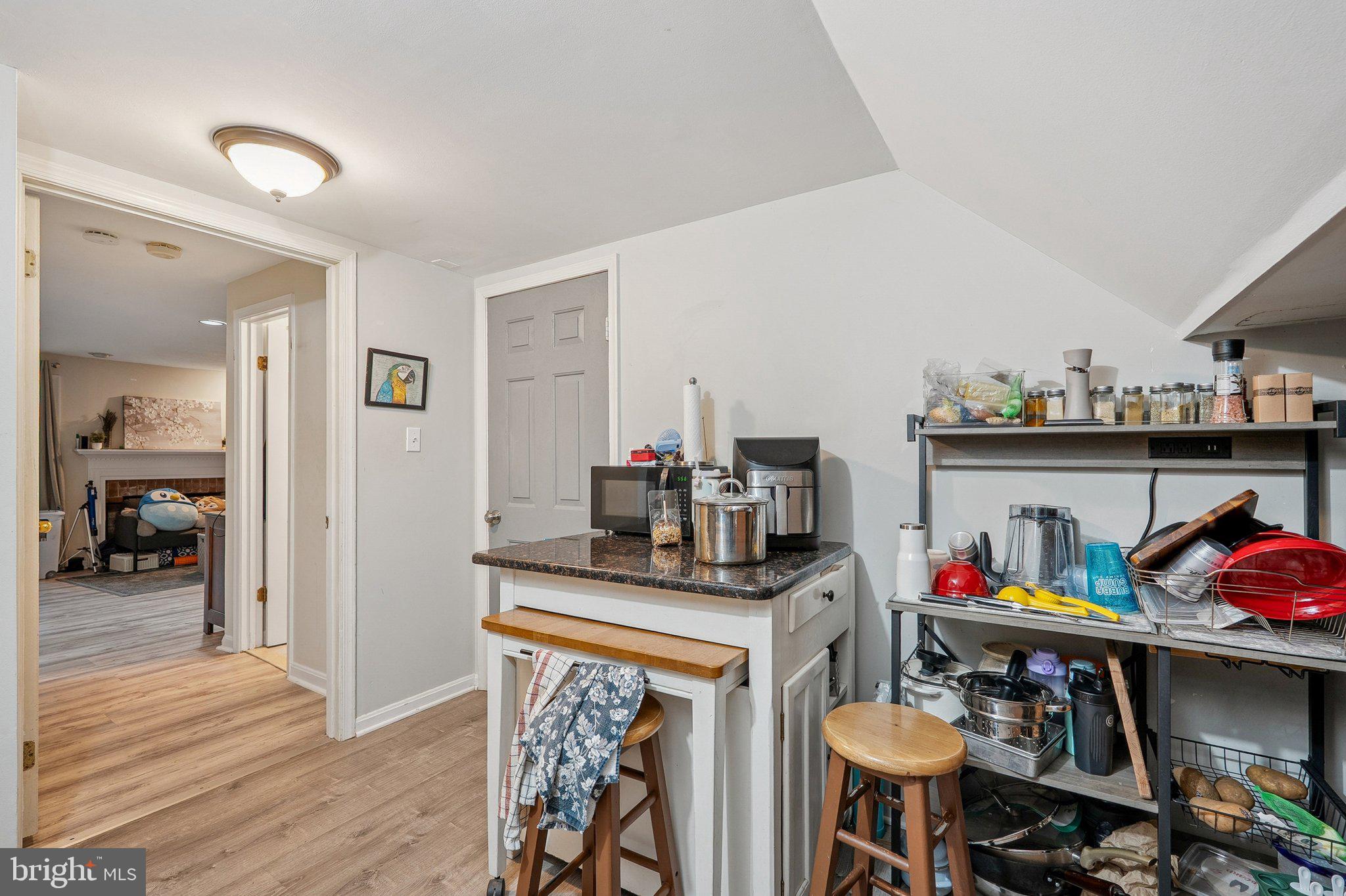 4024 NICHOLAS COURT