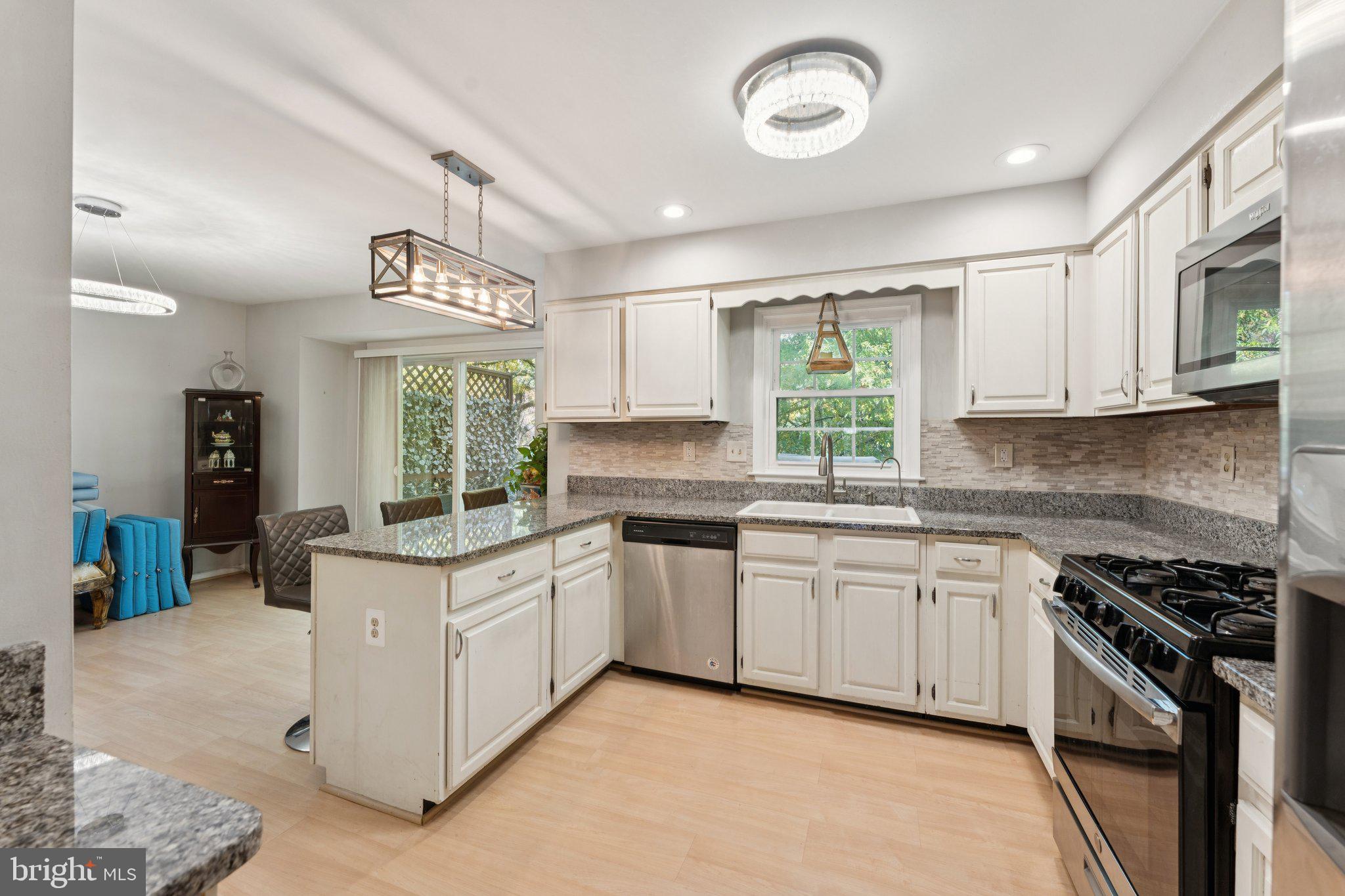 4024 NICHOLAS COURT