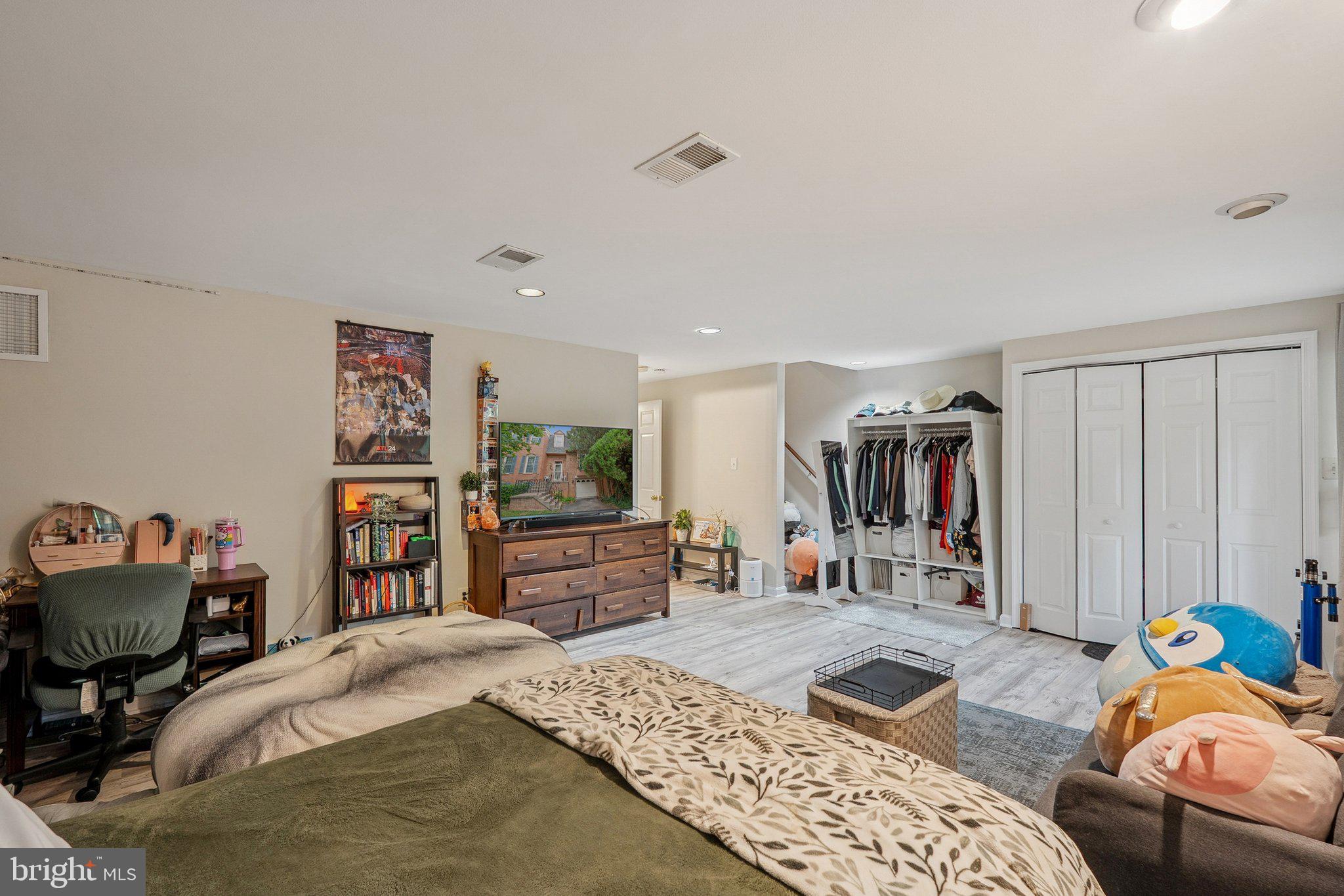 4024 NICHOLAS COURT