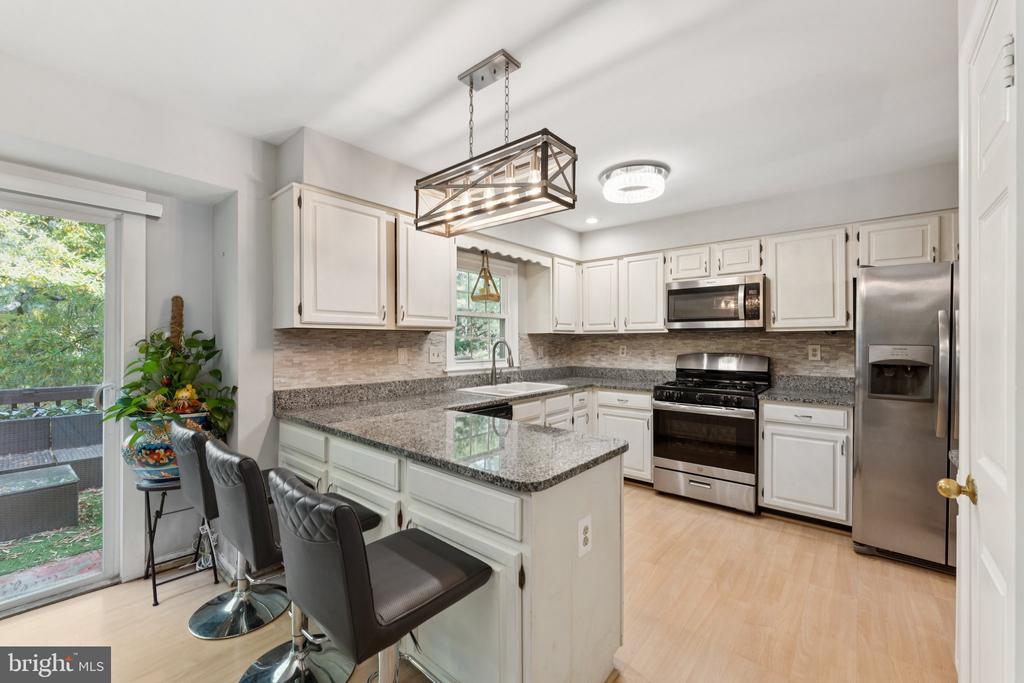 4024 NICHOLAS COURT